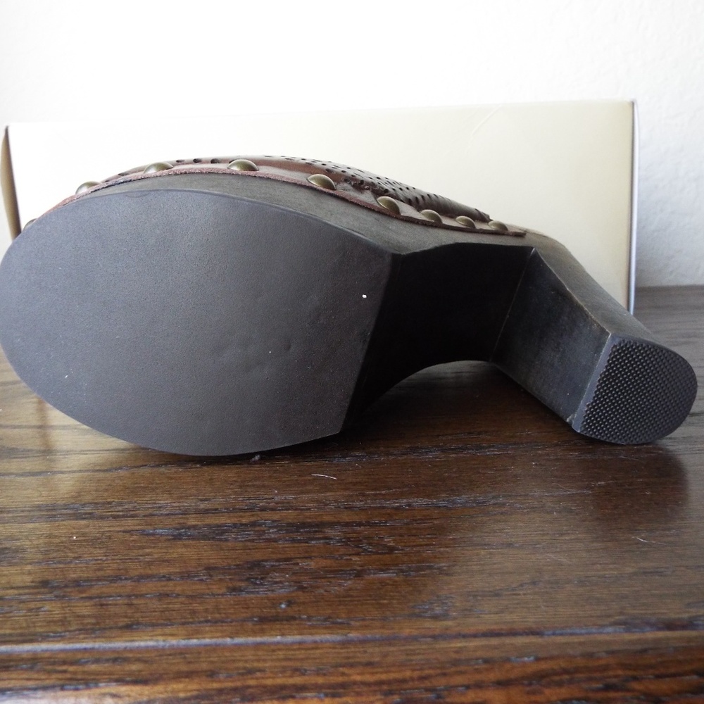 Clogs - Picture 5 of 5